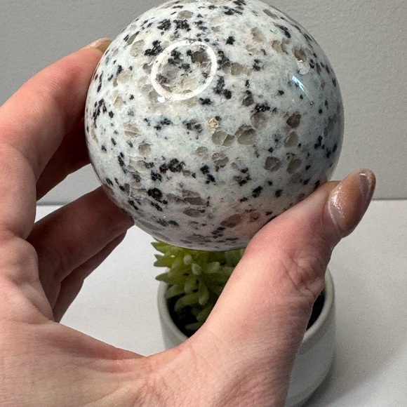 Kiwi Jasper Sphere - Picture 3 of 3